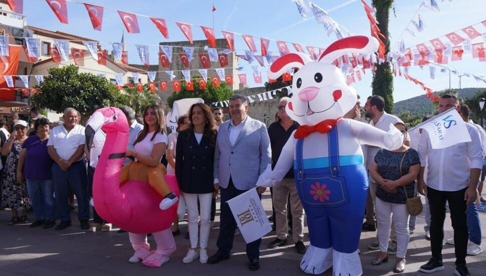 Çeşme Festivali “Akdeniz” temasıyla  büyük bir coşkuyla başladı