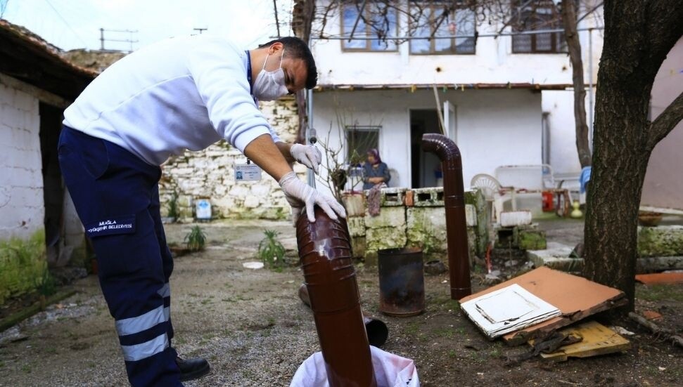 Muğla Büyükşehir Kırsaldaki Çınarların Yanında