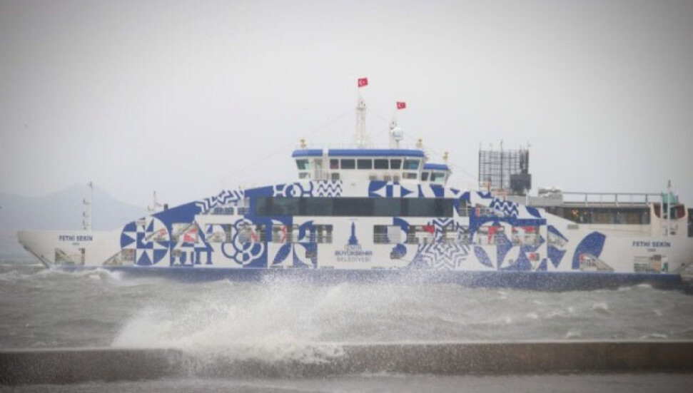 İzmir'de vapur seferleri yeniden başladı